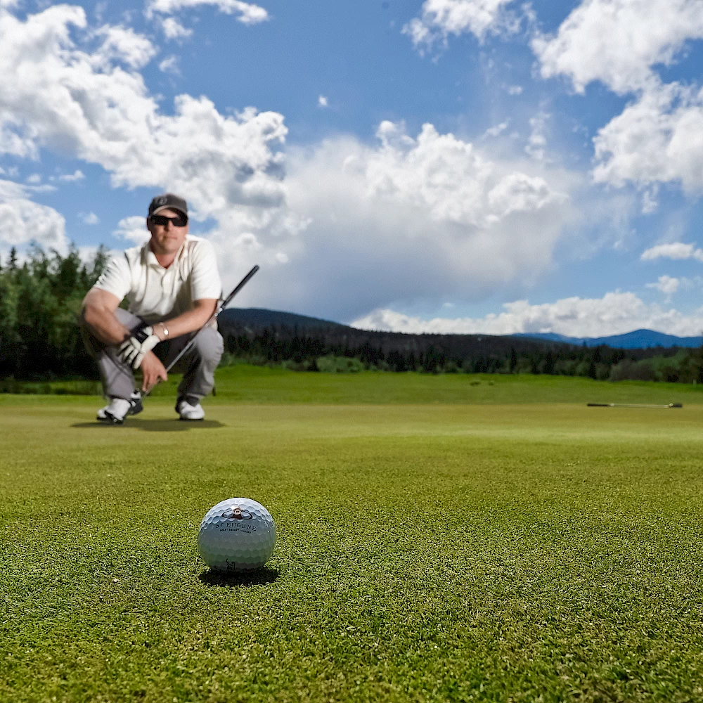 lady pouring wine Numa lounge